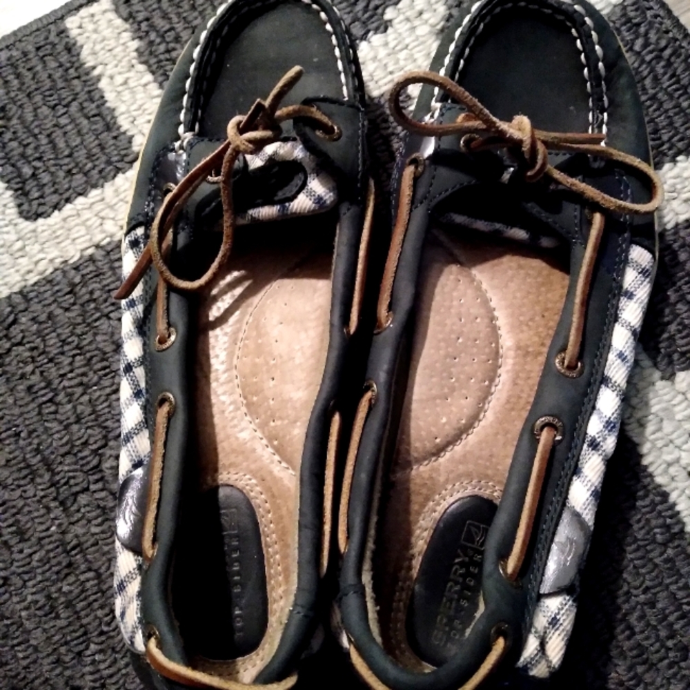Size 8.5 Sperry